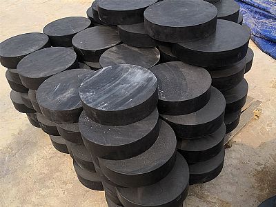 安阳县板式橡胶支座由若干层橡胶片与薄钢板经加压硫化